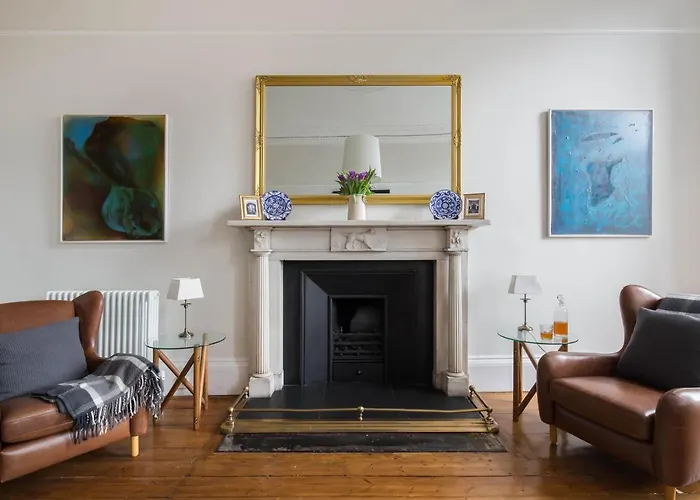 Magnificent Georgian 3-Bedroom Apartment In New Town